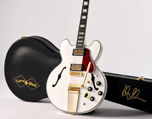 Epiphone inspired gibson - by,