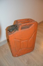 Jerrican anglais marqué 1944 WD (War Department - ministère de la guerre)