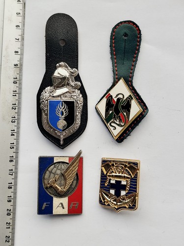 Lot insignes militaires - insignes,