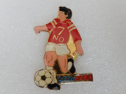 Pin football catavana - football,
