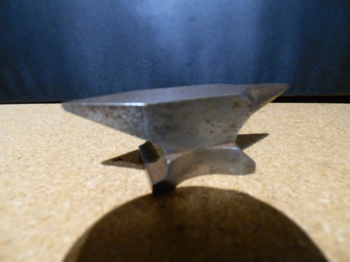 Ancienne petite enclume - ancienne,