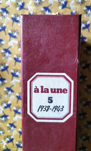 Classeur une années - "a, une"