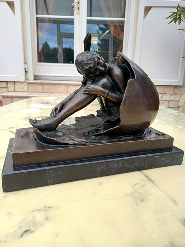 Statue bronze style art - statue,