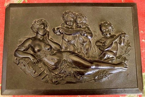 Bas relief ébonite - en,