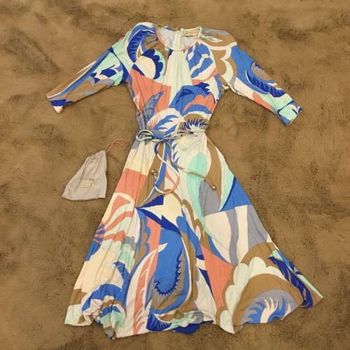 Robe longue une - , pièce