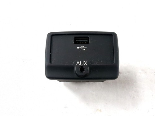 735558298 Prise Entrée USB