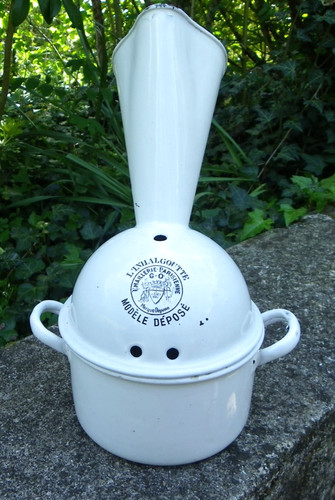 Ancien inhalateur tôle - inhalateur,
