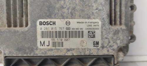 Calculateur moteur opel zafira - calculateur,
