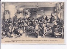 FAYL-BILLOT: école nationale