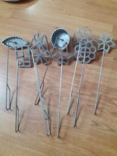 9 anciens moules à beignets/ gaufres - 8 différents - vintage années 50