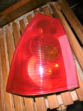 PEUGEOT 307 BREAK feux arrière droit et gauche en état d'usage très correct