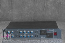 Compresseur stéréo NEVE 33609/C en très bon état.