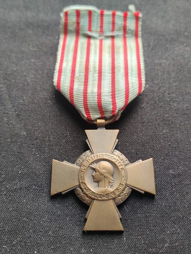 Médaille croix combattant - médaille,