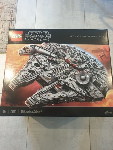 Lego faucon millenium 75192 - faucon,