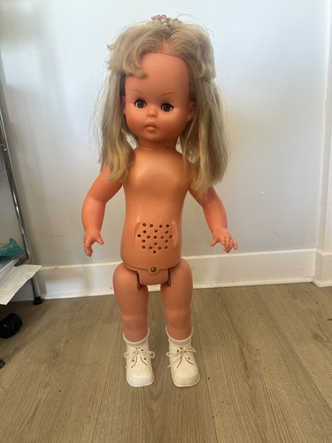 Poupée caroline qui marche - poupée,