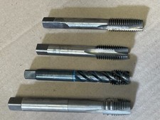 Lot de 3 tarauds M18 + 1 taraud M20