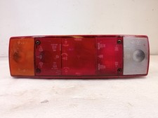 UNIVERSAL feu arrière gauche