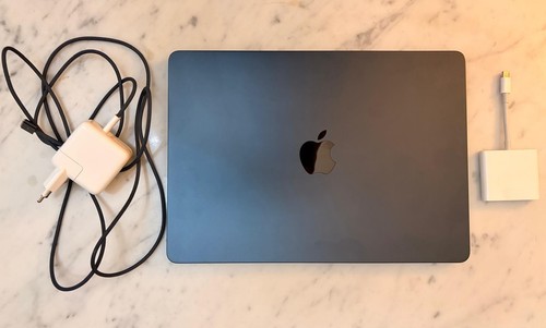 Apple macbook air - m2, tres