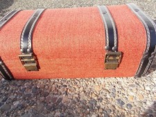 Superbe coffre bois et tissus - Trés bon état (comme neuf)