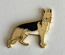 107 - Pin's CHIEN BERGER