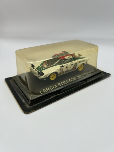R596 voiture miniature atlas - r596,