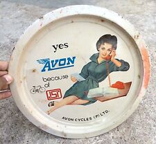 Vintage Avon Cycles Lady Parlant Sur Téléphone Adv Prinnt Rond Boite Plate T1082