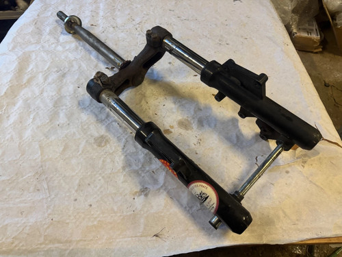 Fourche sym 300 - sym,