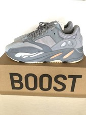 Yeezy Boost 700 EG7597 Inertni