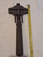 ANCIENNE CLE A MOLETTE