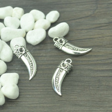 Pendentif Tribal dent de Loup