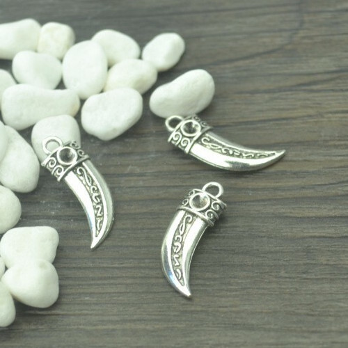 Pendentif tribal dent loup - tribal,