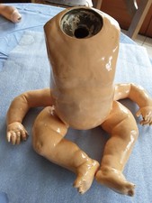 corps de bébé caractère