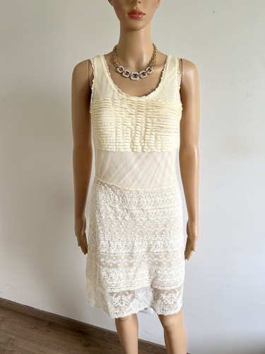 Robe jaune beige - avec, dentelle