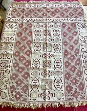 Nappe d'autel ancienne brodée main, filet, incrustations, Dimension 160 x 137 cm