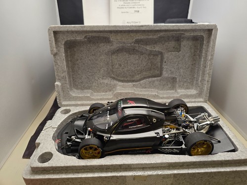 Autoart pagani zonda r - 1/18,