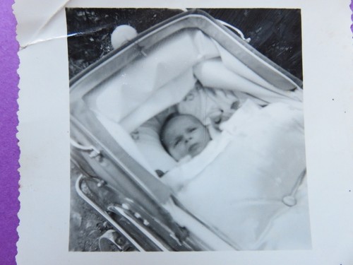 057 bébé dans - -,