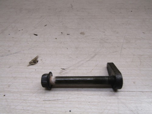 Boulon moteur bas suzuki - boulon,