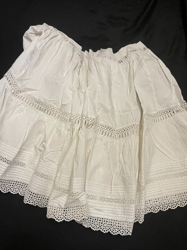Ancien bas jupon broderie - bas,
