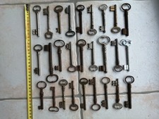 D3 - lot 27 clés anciennes Porte Portail déco sculpture