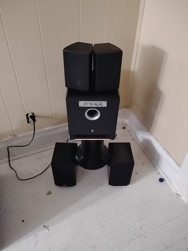 Yamaha yst sw015 - yamaha, powered