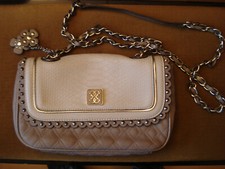 SAC A PENDOULIERE DE LA MARQUE GUESS