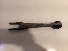 Bras de suspension en bas à