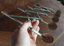 Coupe-Pâte Pâtisserie  Extensible Molette 5 Rouleaux Vintage Acier Chromé 573gr