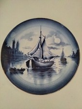 2 anciennes assiettes murales en faïence de St Amand les Eaux Années 1930