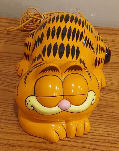 Garfield cat shaped corded - garfield,