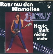 Benny sortez des vêtements - benny,