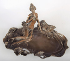 Figure en Bronze Coquille