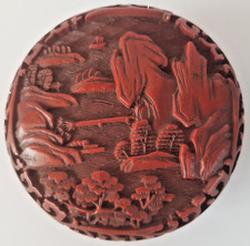 Ancienne boite en laque de cinabre, Chine, XXème.