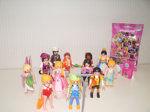 Figurine serie 4 figures - ///,