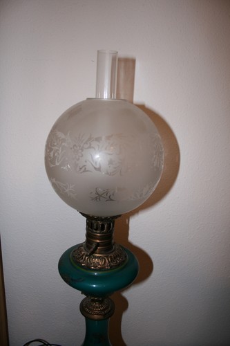 Lampe petrole art - a, nouveau